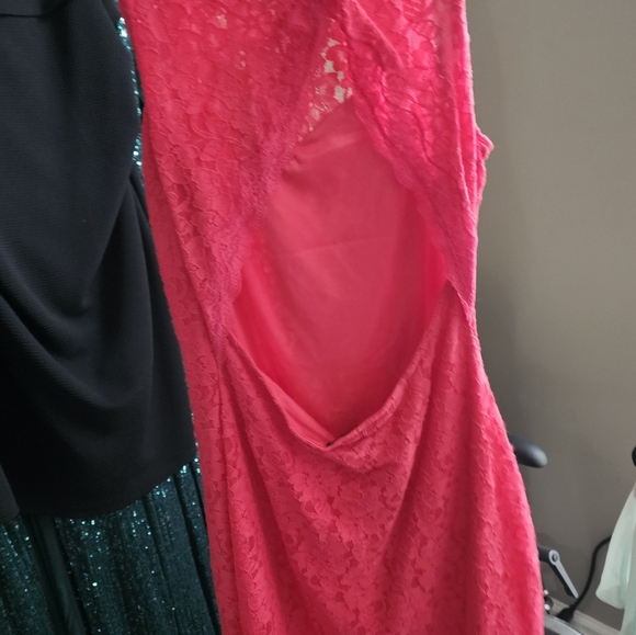 Elegant Lace Backless Coral Dress - Picture 3 of 3